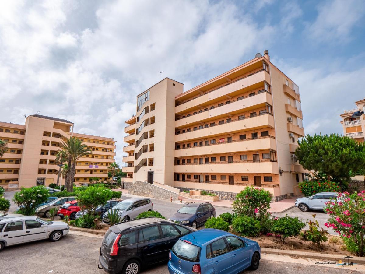 Apartamento Vista Apartment ตอร์เรเวียคา ภายนอก รูปภาพ